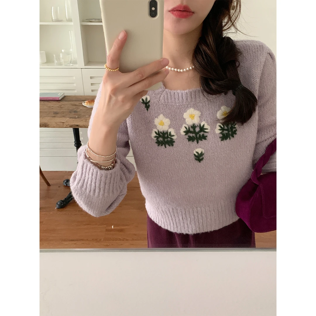 清 FF BLUE 斩男紫 刺绣花花气质短款上衣薰衣草方领套头毛衣