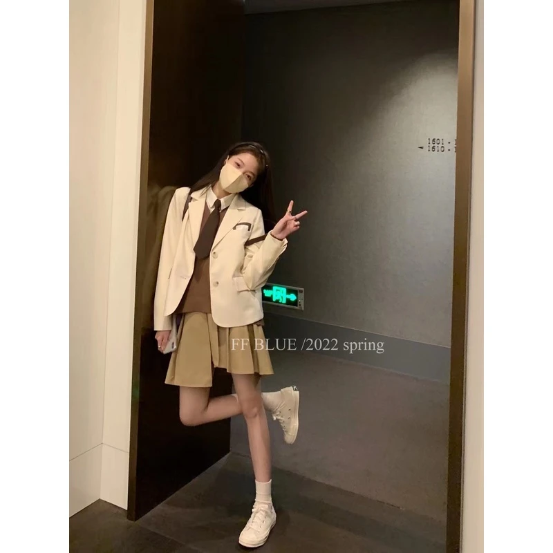 FF BLUE  清纯小美女学院风奶白西装外套女秋休闲气质挺括小西服