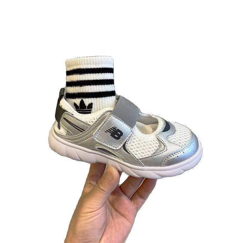 儿童夏季网面透气户外休闲凉鞋男女童模数贴软底轻便运动包头凉鞋