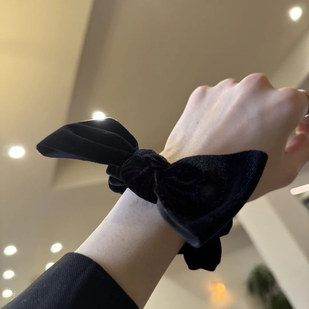 黑丝绒简约蝴蝶结肠圈气质百搭秋冬发圈网纱黑色手工小香风发绳