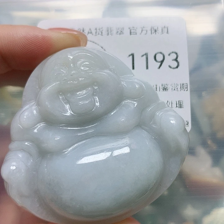 翡翠挂件未镶嵌翡翠