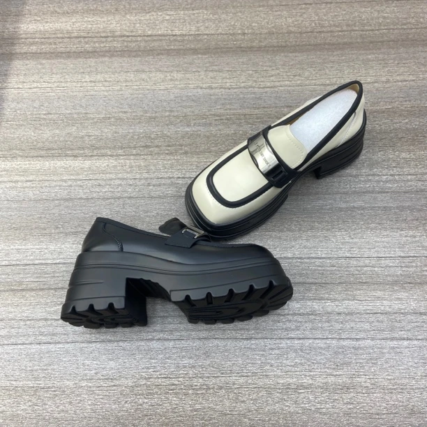 嫚婷2024秋新款时尚百搭牛皮乐福时尚百搭厚底一脚蹬女单鞋001