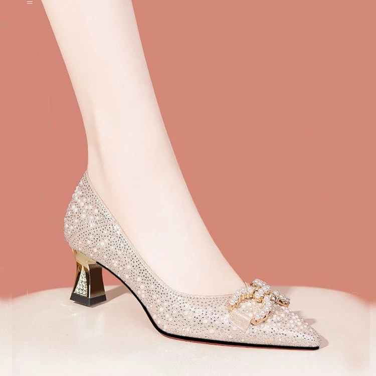 洋气水钻珍珠真皮粗跟2023爆款浅口小跟上档次不累脚5厘米高跟鞋