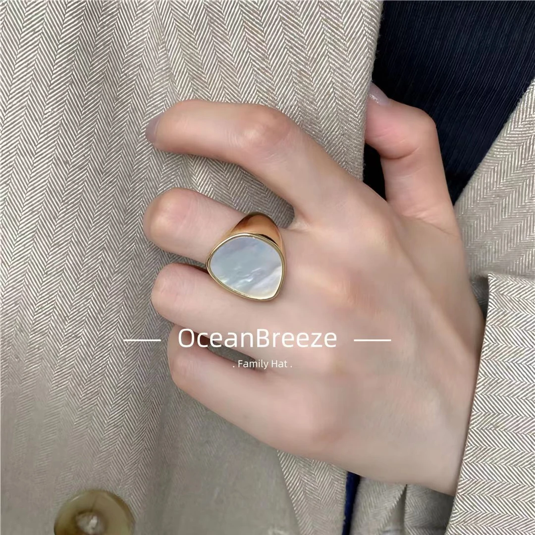 铜合金戒指 O&B欧美ins天然白贝母方形戒轻奢小众设计高级时尚