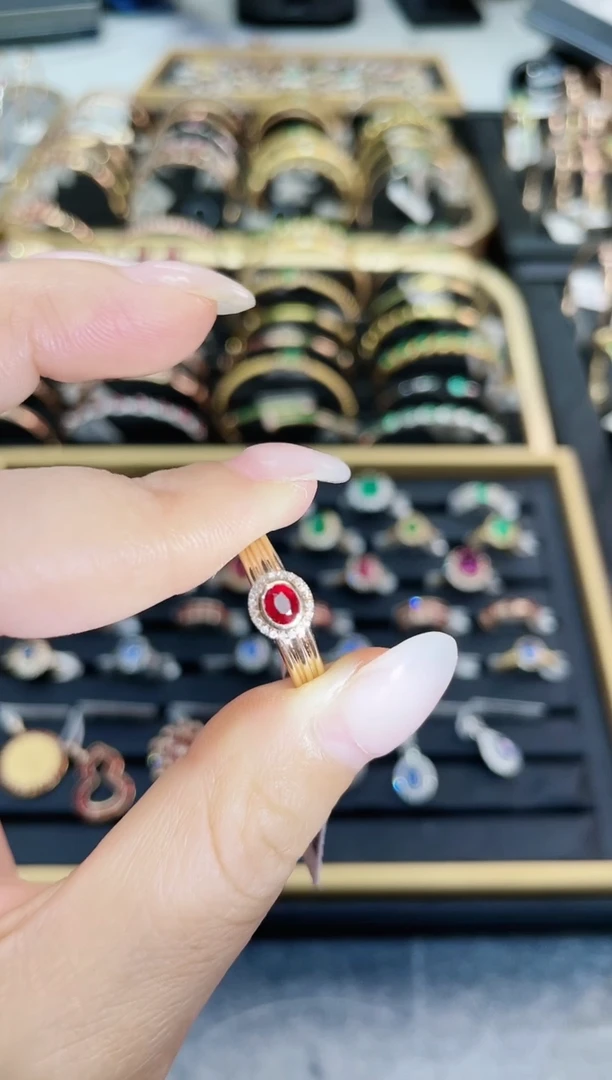 【闪购商品】红宝石戒指18K金镶嵌·