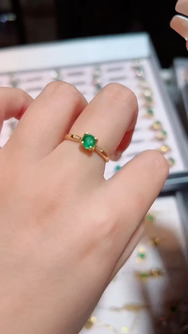 【闪购商品】祖母绿戒指18K金镶嵌·
