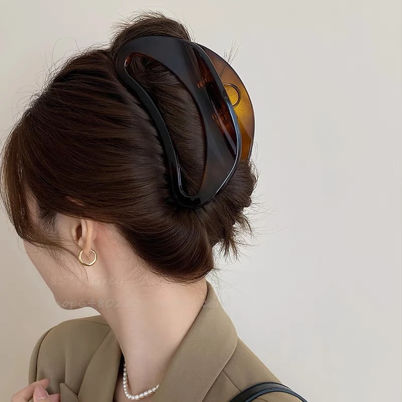 欧茉新款高级感后脑勺盘发发卡夹子头饰春季新品简约抓夹发夹8049