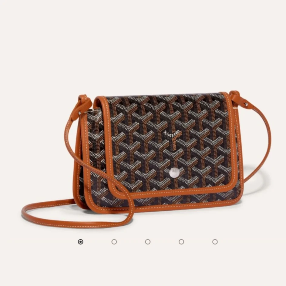 全新未使用 Gaoy/戈雅 Plumet信封包 可斜挎 多色可选 明星同款