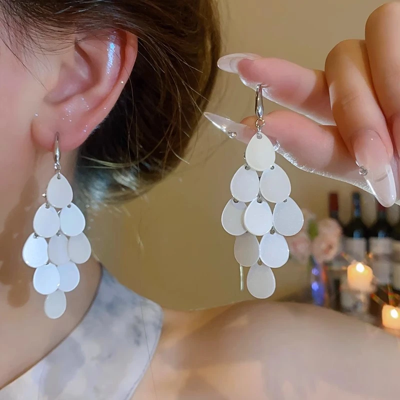 水滴白色菱形拼接流苏独特耳环轻奢高级感气质大气火爆款耳饰4421
