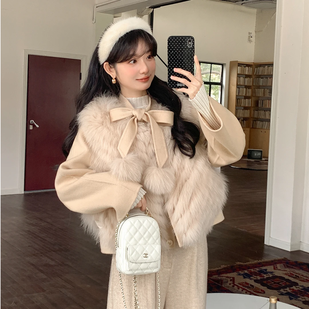 花栗鼠小姐   晴山暮雪套装 小毛球呢大衣/进口狐狸毛毛马甲