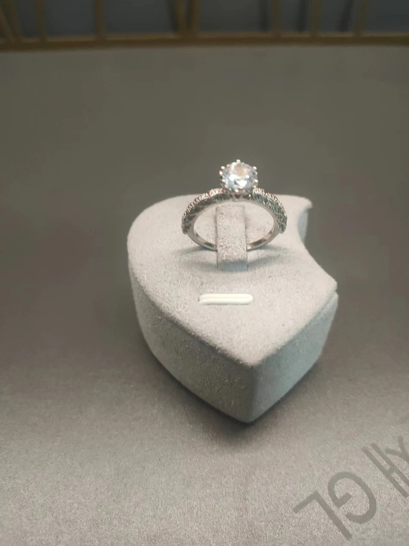 925银莫桑石戒指 女神嫁衣1克拉戒指.xx149