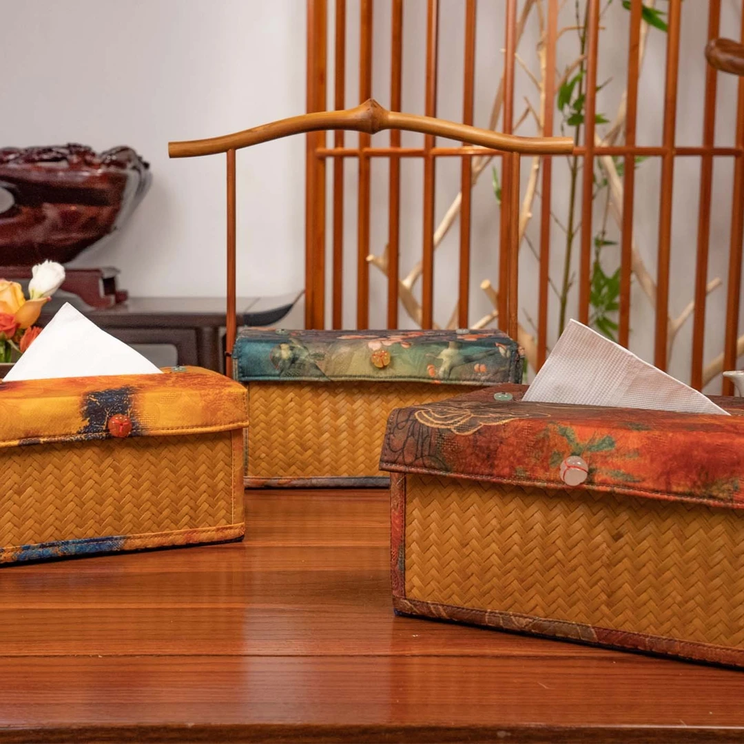 山野竹编纯手工缎面印花纸巾盒