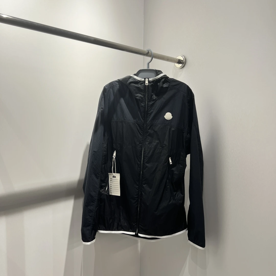 1g032/99新Moncler蒙口徽标logo拉链款长袖夹克外套 3码 公价1w