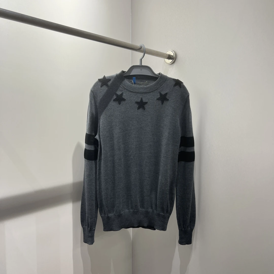 Givenchy/纪梵希 el126 99新 黑星条纹针织衫 s码 公价6k
