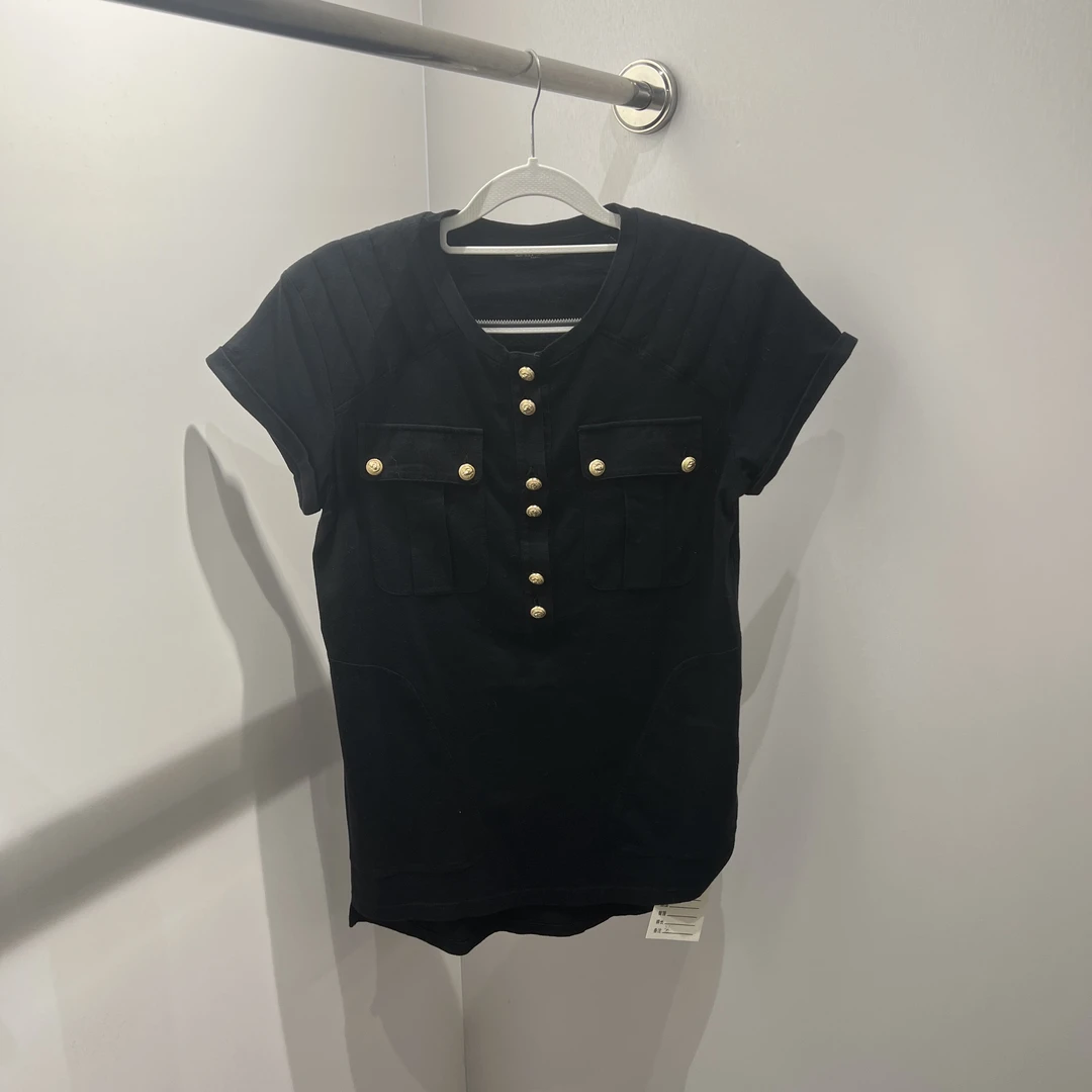 Balmain/巴尔曼 fs10 99新 纯色金扣短袖T恤 36码 公价1w