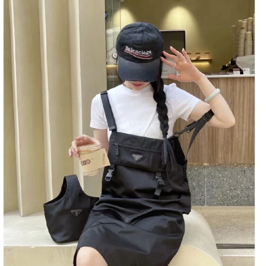 99新 Prada/普拉达 2i004 99新 黑色尼龙连衣裙 38码 公价1.5w