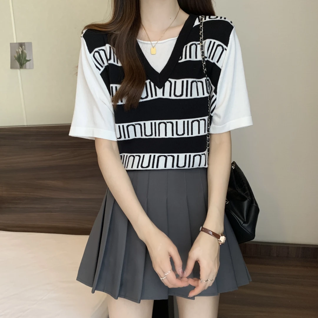 假两件条纹冰丝针织短袖T恤女夏季大码胖mm宽松遮肚显瘦别致上衣