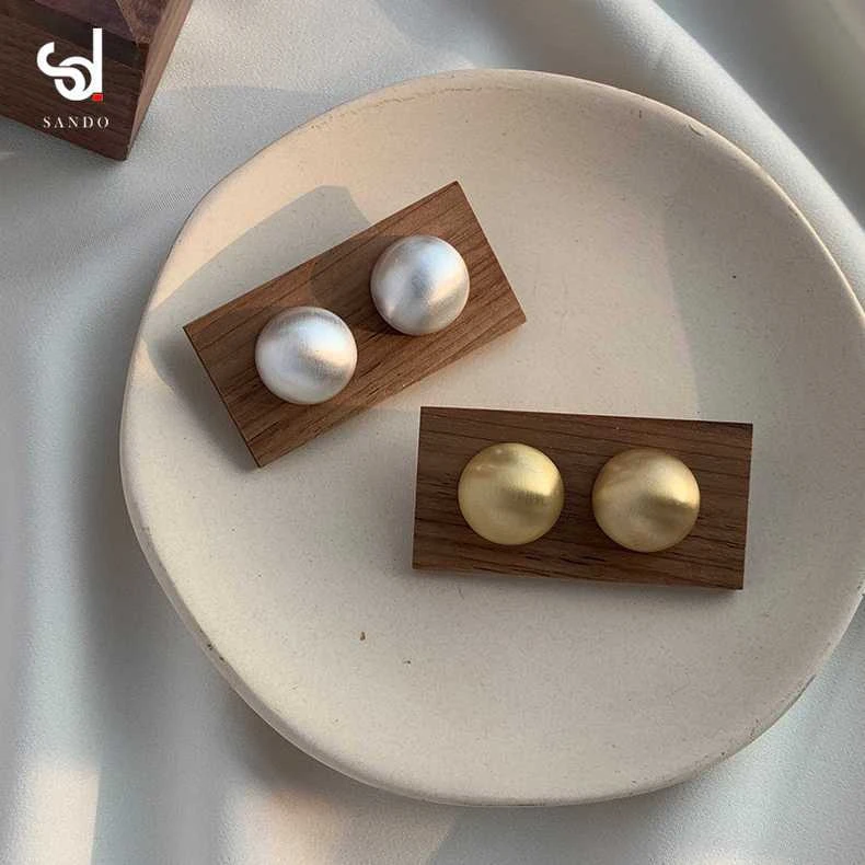 拉丝哑光弧形耳钉~高级感轻奢磨砂小众设计耳环2024新款爆款耳饰