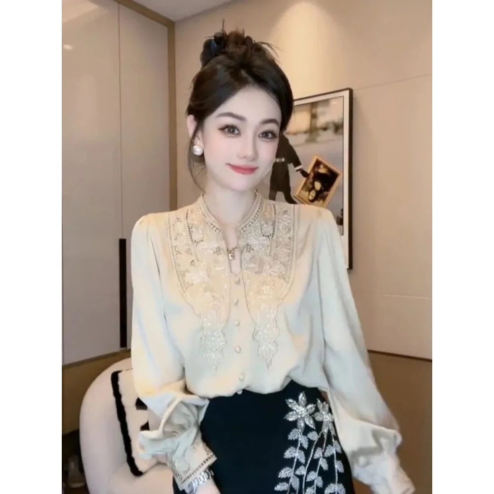 宫廷风刺绣法式蕾丝纹理衬衫女2024春新款高级感宽松显瘦洋气上衣