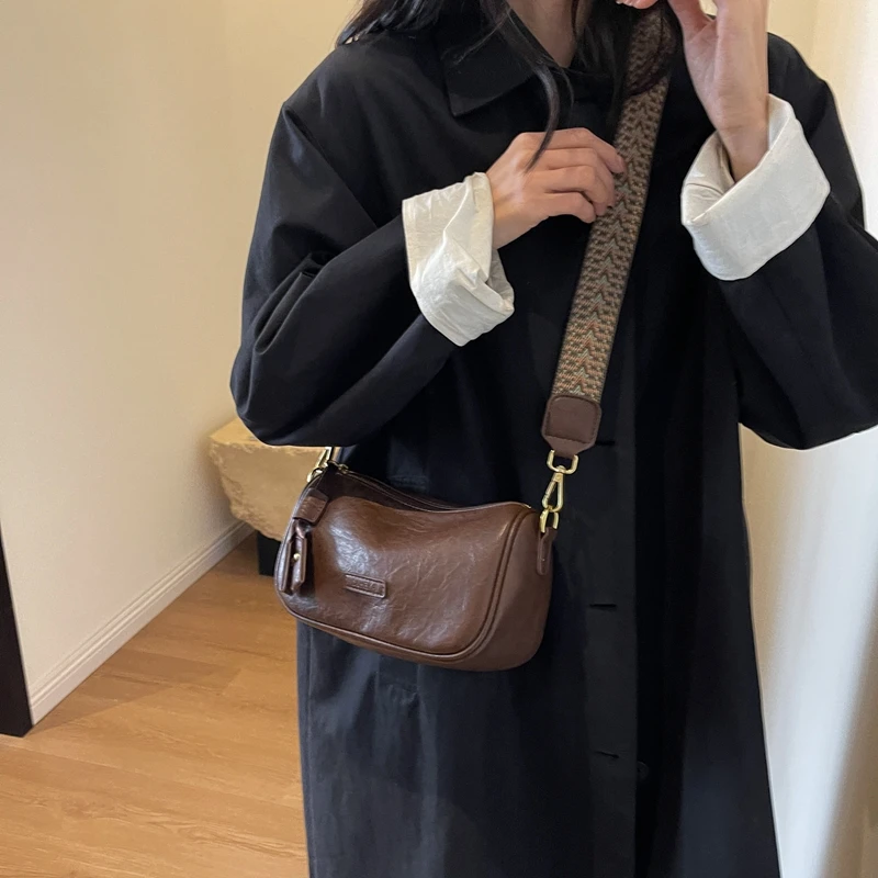 新款百搭时尚休闲洋气网红小包包女士小众腋下单肩斜跨肩包ins包