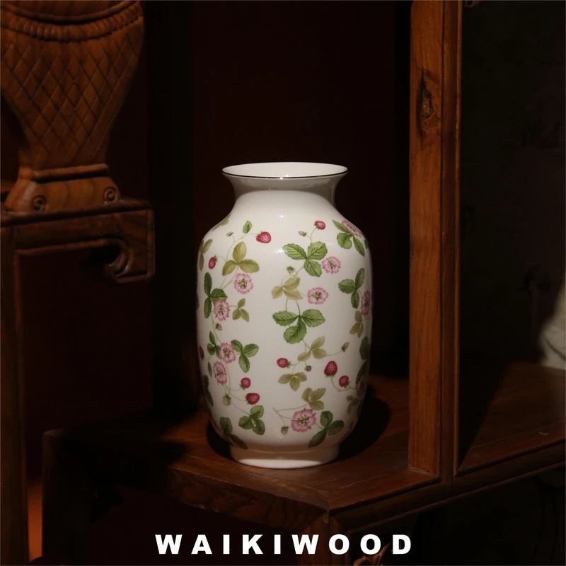 【闪购商品】 M16黑宝瓶野草莓WAIKIWOOD骨瓷欧式陶瓷花器花瓶 2792