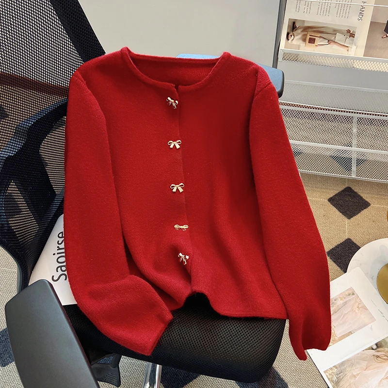 新年红色蝴蝶扣气质小香风毛衣开衫女秋冬新款温柔显瘦针织衫外套