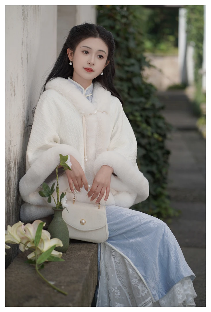 加厚斗篷披肩配旗袍民国风高端大气保暖休闲毛绒领外搭短款披风女