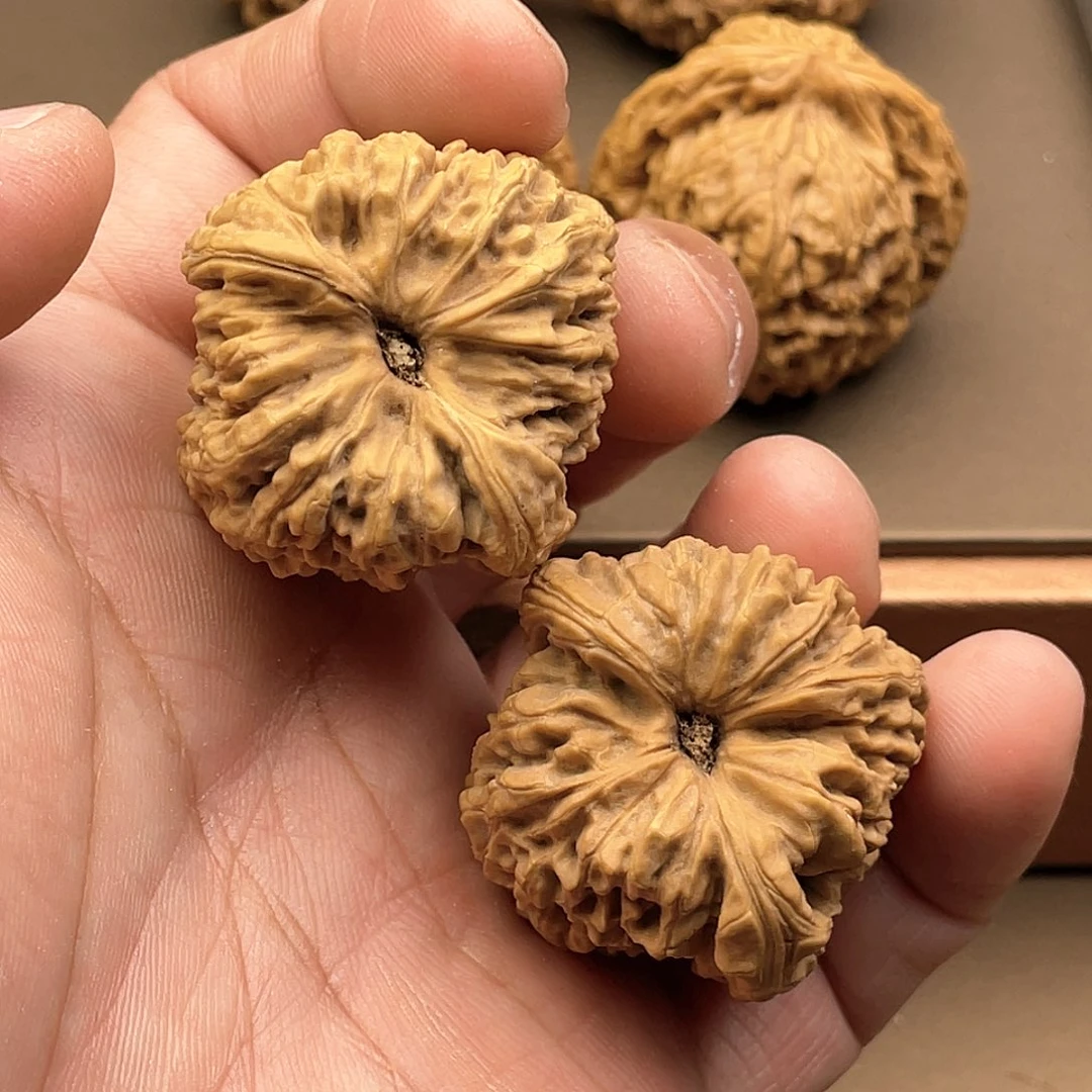 文玩核桃吊坠小*南将石