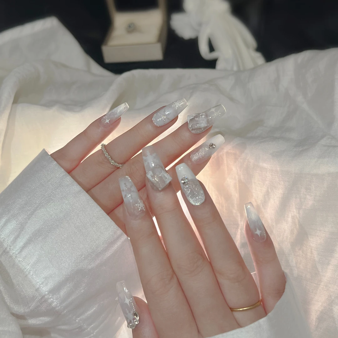 本宫指义【冰霜之心】高级纯手工穿戴甲秋冬白色冰透美甲片 穿戴式