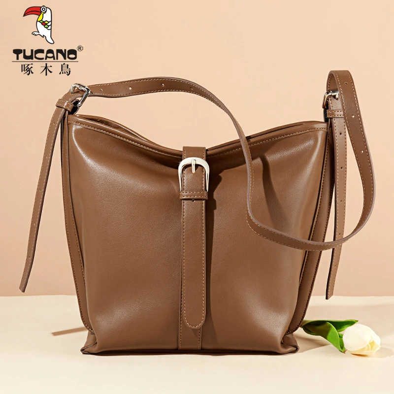 啄木鸟女士包包2025新款复古单肩斜挎包美拉德高级感大容量水桶包