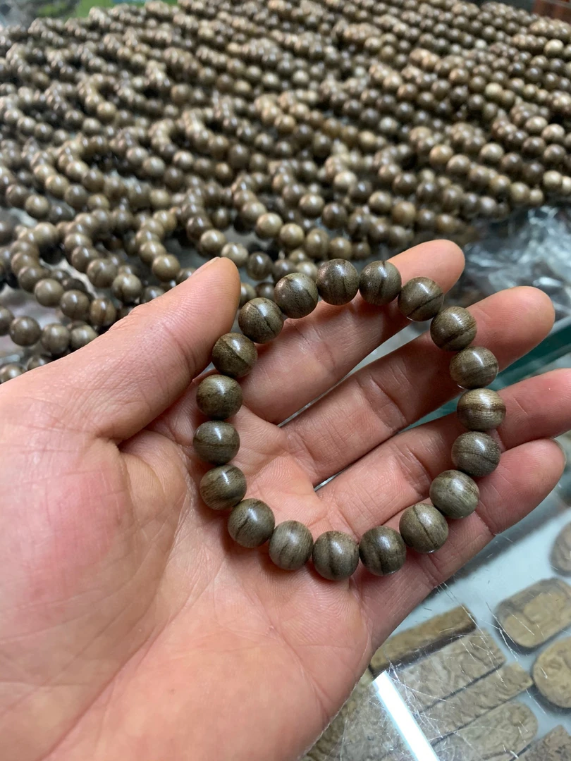 加里曼丹沉香花珠10mm手串 单圈贵气送礼,必备文玩精品。福利价