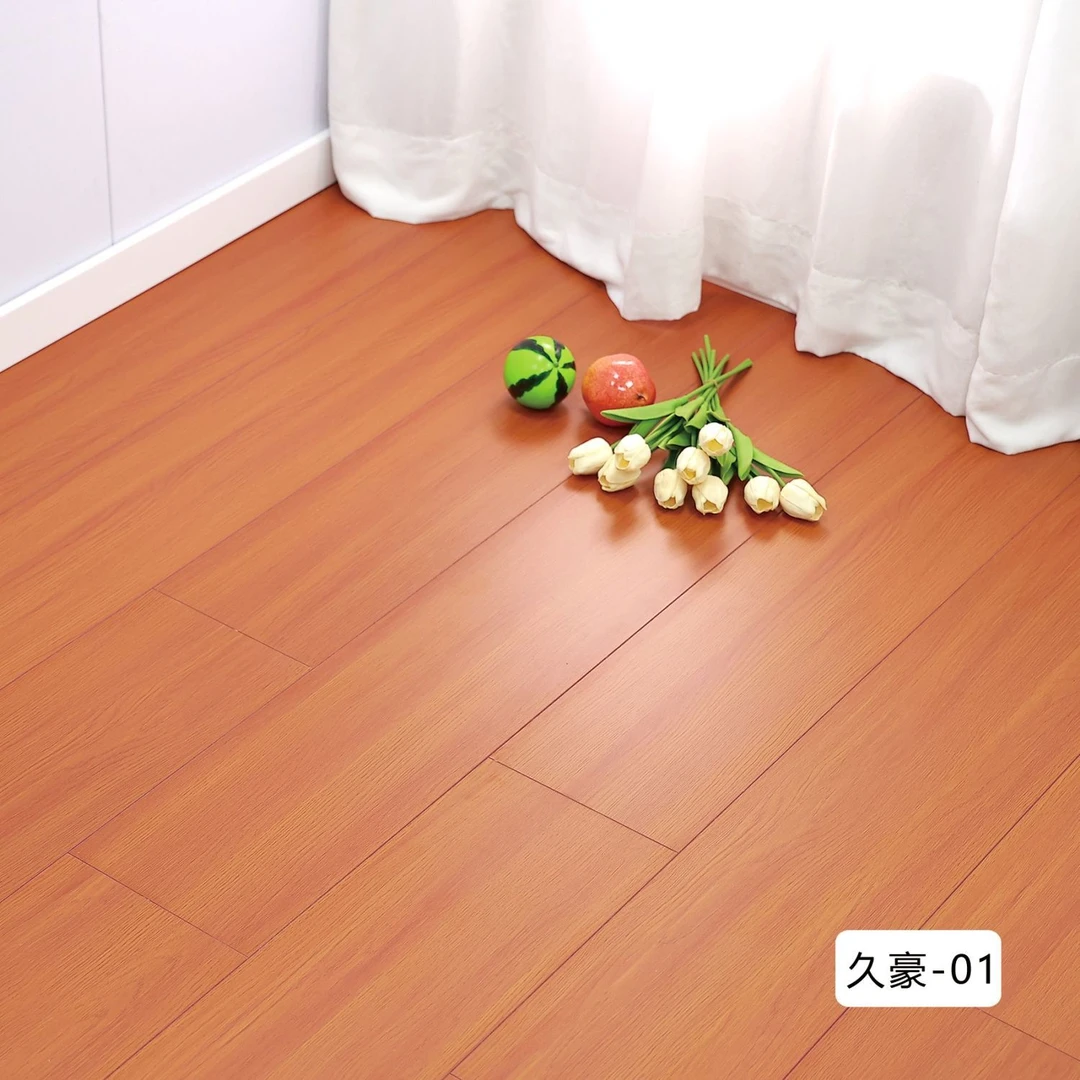 强化复合木地板环保防水金刚耐磨家用工程地板自己铺厂家直销