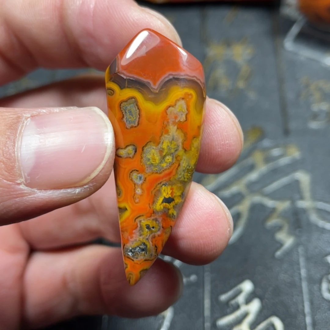 【闪购商品】玛瑙/玉髓颈饰未镶嵌叶****旗