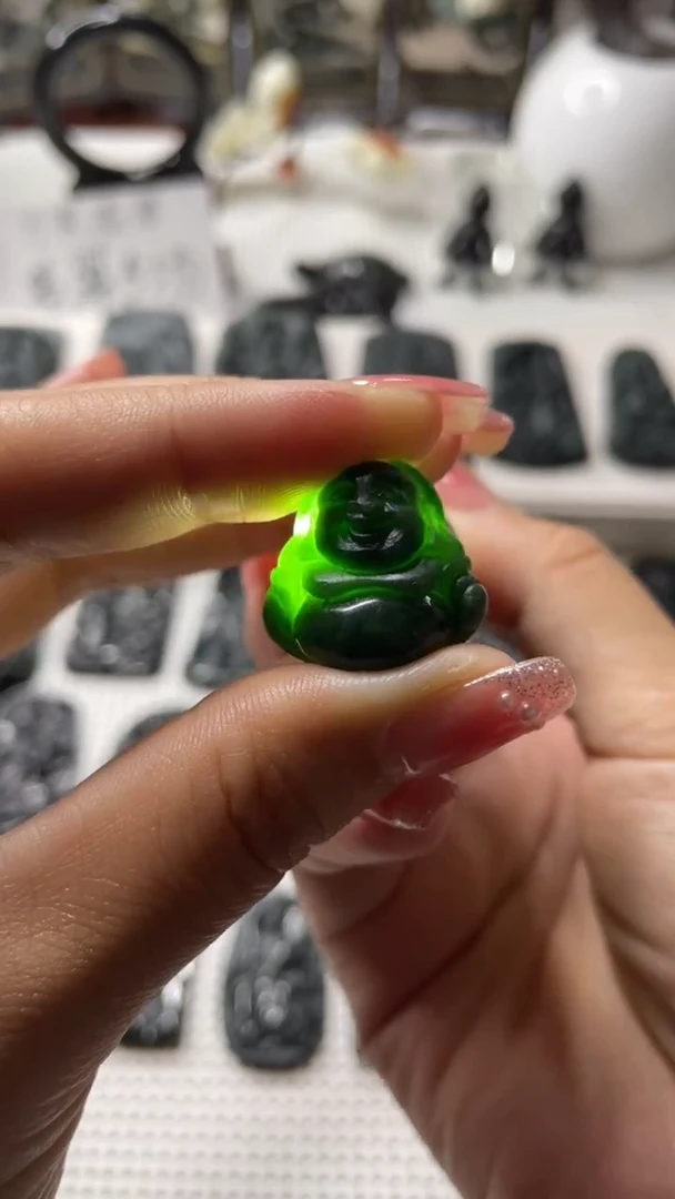 【闪购商品】翡翠颈饰未镶嵌佛公