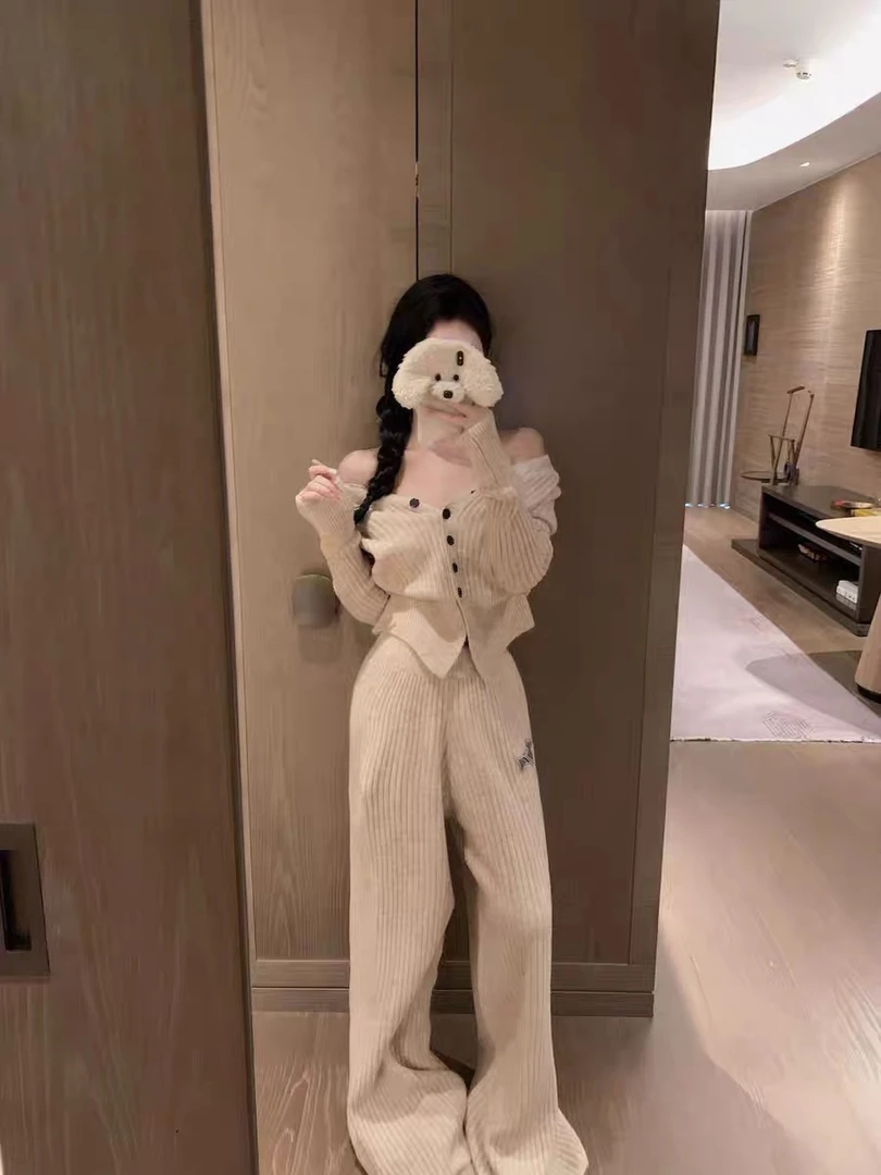 三标齐全  小狗刺绣时尚套装女气质针织开衫外套休闲阔腿裤两件套