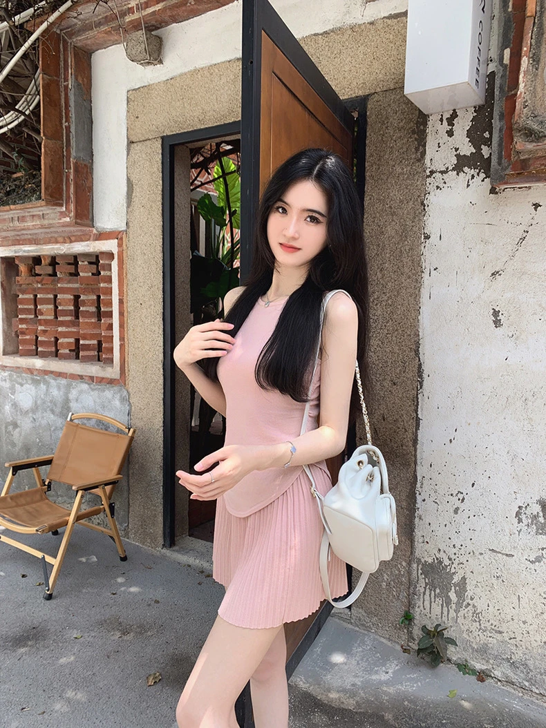 显瘦设计感小众气质收腰冰丝小个子背心百褶裙套装女上衣修身