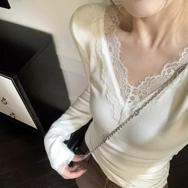 法式御姐风情万种的白色长袖修身v领蕾丝上衣T恤女纯欲内搭打底衫