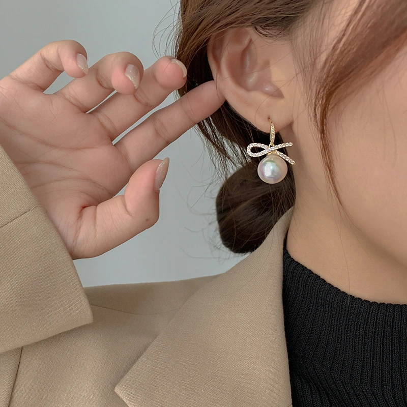 法式小众设计感耳环2025年火爆款蝴蝶结珠珠耳坠精致简约耳钉耳饰