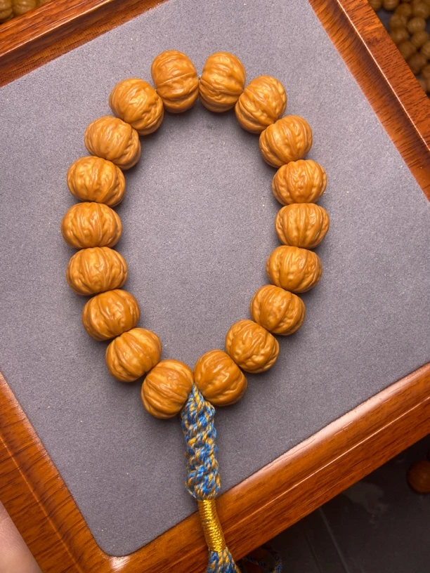 猴桃核桃雕刻飞碟粗筋京八棱手持  精选18颗 高油高密籽