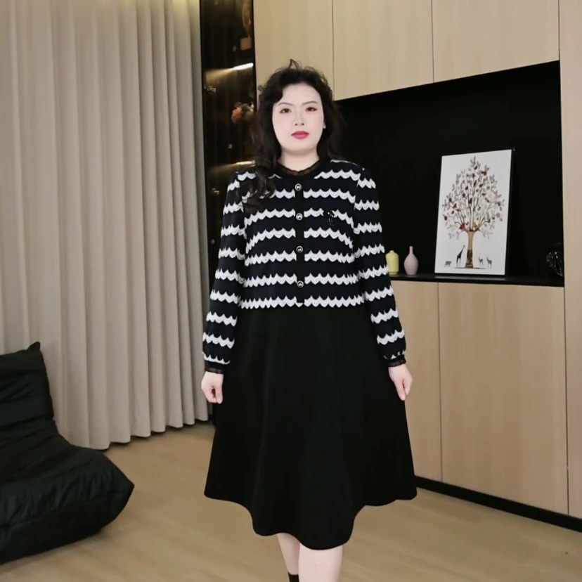 胖依依大码女装新款条纹气质遮肉显瘦大码连衣裙女240988