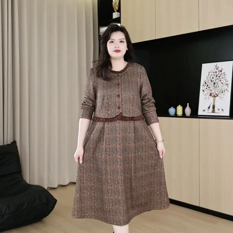 胖依依大码女装2024秋冬新款宽松时尚百搭洋气显瘦连衣裙241397