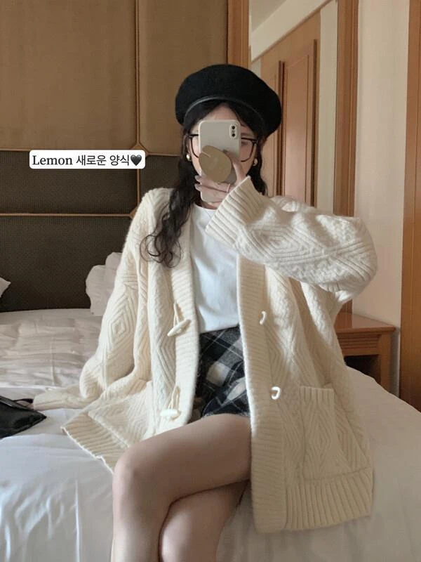 复古慵懒风牛角扣毛衣外套女春秋新款宽松针织开衫加厚上衣中长款