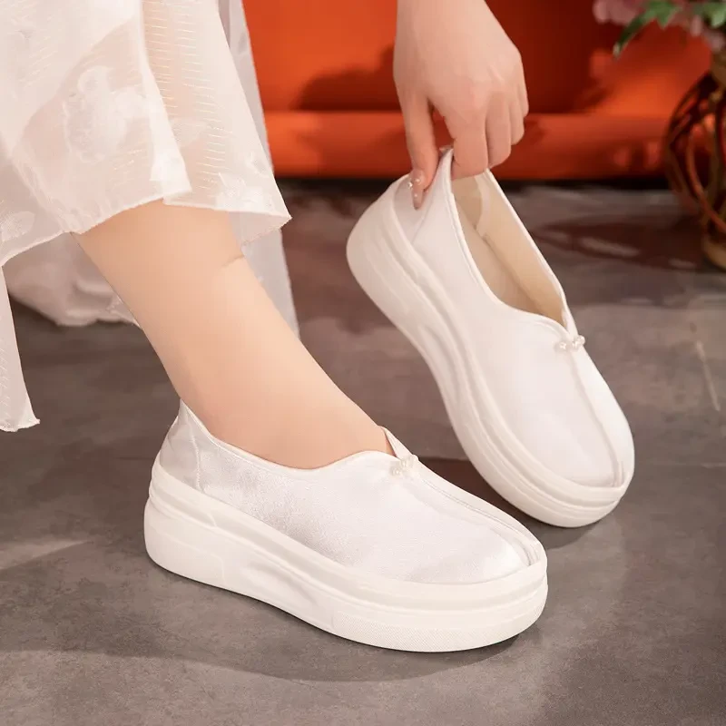 花绣2024秋季新款古风松糕厚底一脚蹬软底汉服鞋搭马面裙绣花鞋