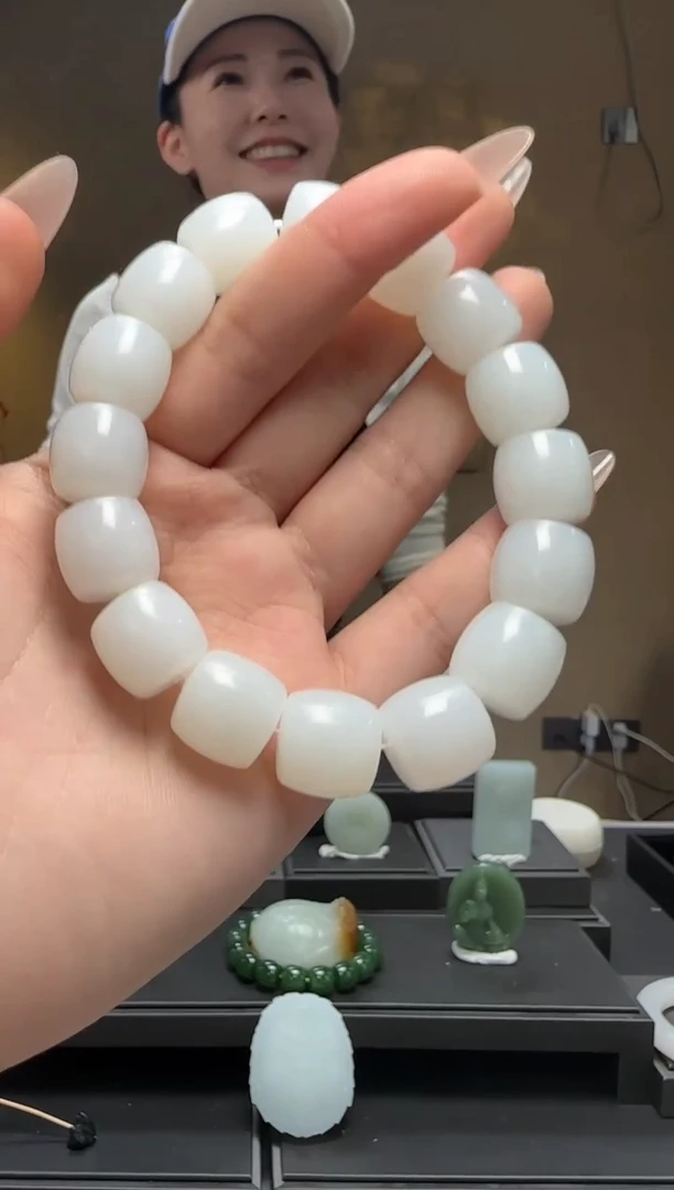 【闪购商品】和田玉极限弧未镶嵌手串