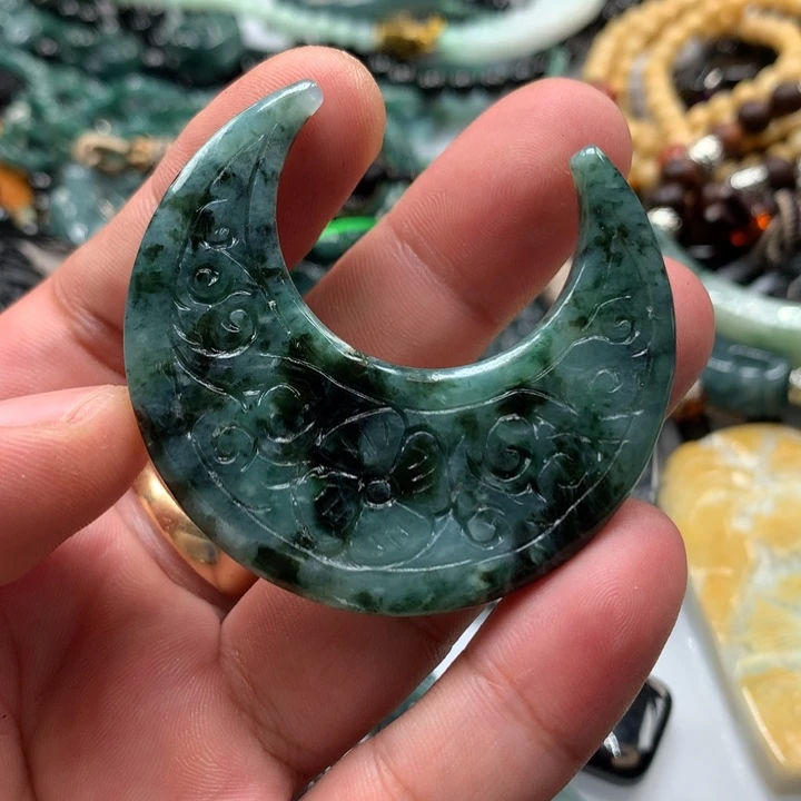翡翠颈饰未镶嵌保真天然A货翡翠