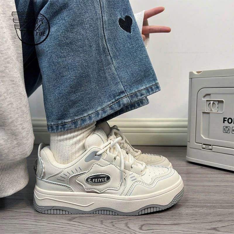 飞跃小白鞋女新款春秋潮流小众设计百搭休闲运动厚底板鞋子女