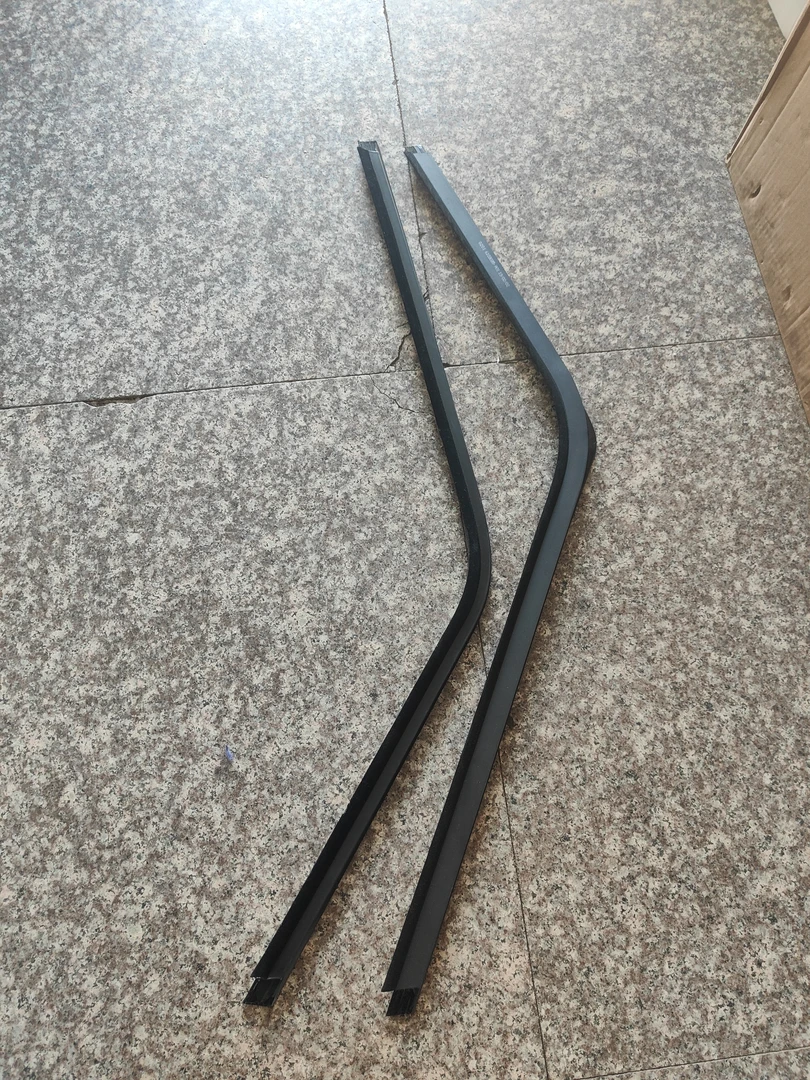原厂J6车门玻璃压条  一对