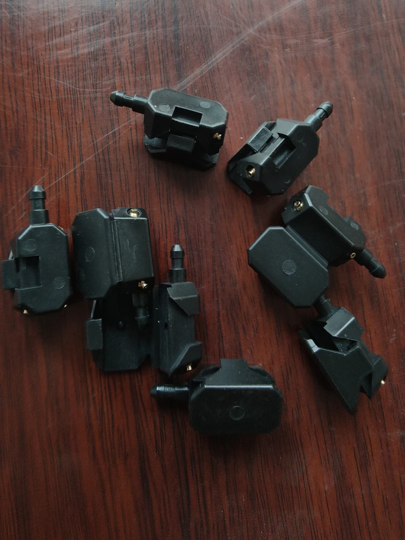 J6改J7 雨刷喷水头2个