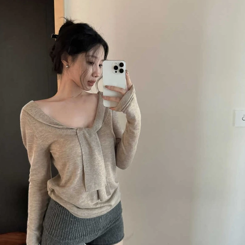 卡其色飘带v领长袖针织衫女秋季修身显瘦打底衫纯色chic百搭上衣