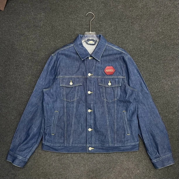 Gucci古驰/贴标皮牌logo翻领牛仔夹克/9.9新/尺码50/公价1.5W